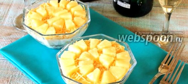 Салат с грибами и ананасами