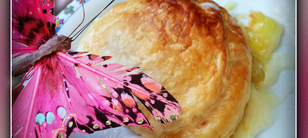 Камамбер по-весеннему в ТЕСТЯНОЙ КОРОБОЧКЕ