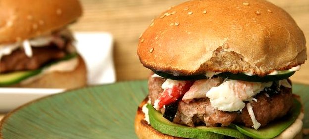 Бургеры с говядиной и крабовым мясом