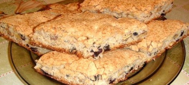 Печенье со специями, грецкими орехами и изюмом