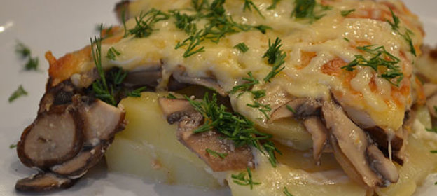 Картофельная запеканка с грибами и сыром