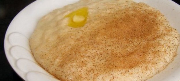 Каша манная с яблоком и корицей