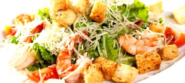 Салат Цезарь с морепродуктами