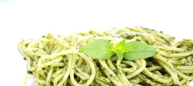 Спагетти с песто из черемши