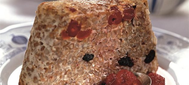 Гречневик с изюмом и вишней