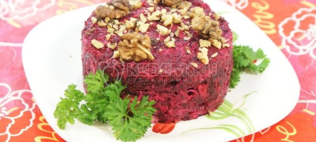 Салат из рыбы с маринованным красным перцем