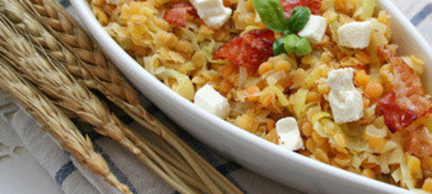 Салат из чечевицы с сыром фета