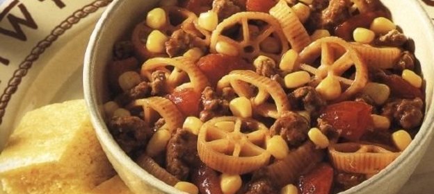 Макароны с мясом и кукурузой
