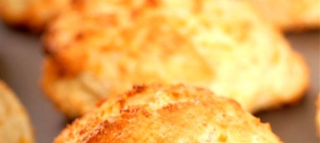 Сырное печенье с лимонной цедрой