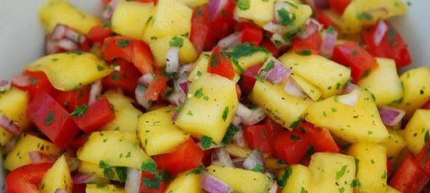 Салат с манго и болгарским перцем