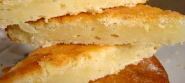 Плавающие острова в сливовом соусе