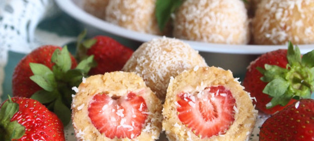Десертные шарики с клубникой