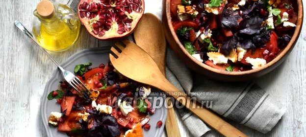 Салат с адыгейским сыром и помидорами