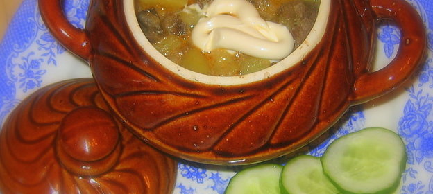 Печень тушеная в горшочке