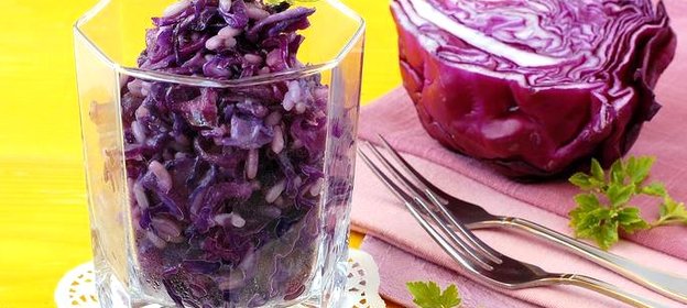 Салат из краснокочанной капусты и риса