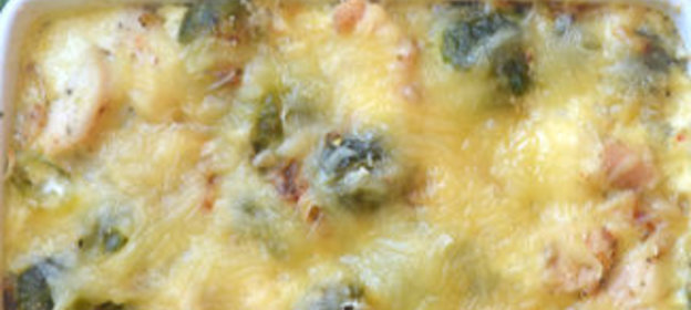 Запеканка с куриным филе и брюссельской капустой