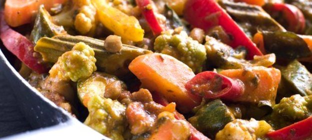 Салат из перцев на гриле с чечевицей