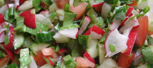 Овощной салат с ревенем