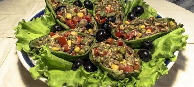 Салат из авокадо