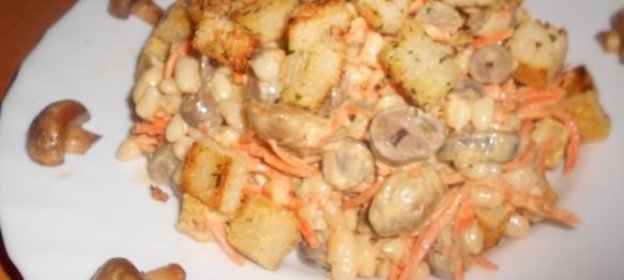 Салат с фасолью и куриными сердечками