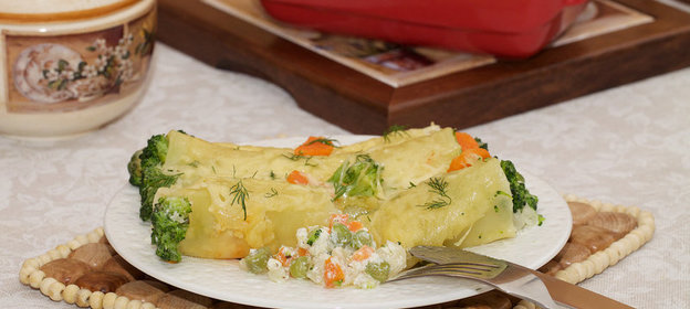 Салат с курицей и ананасами