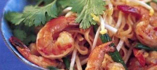 Рисовая лапша с креветками по-тайски (пад-тай)