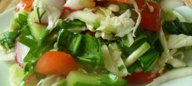 Витаминный салат с черемшой