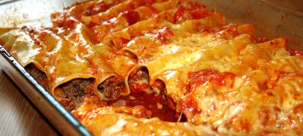 Каннеллони с соусом болоньезе