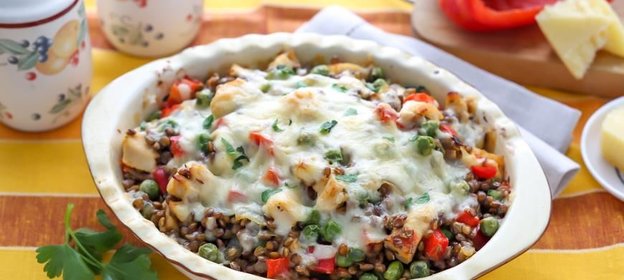 Запеканка из чечевицы и курицы