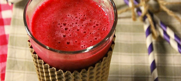 Смузи с малиной и розовым грейпфрутом