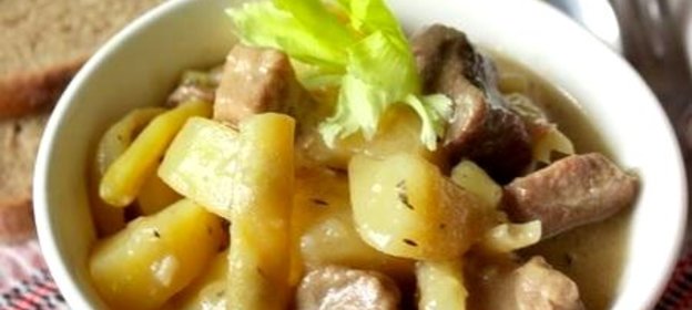 Тушеная фасоль с мясом