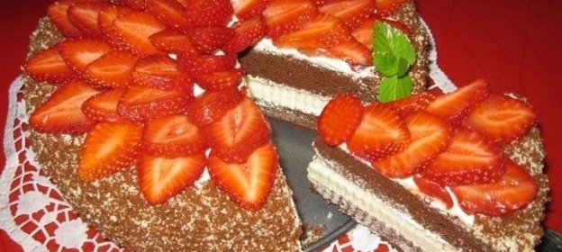 Шоколадно-клубничный торт