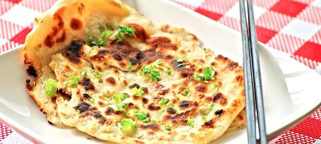 Лепешки с зеленым луком