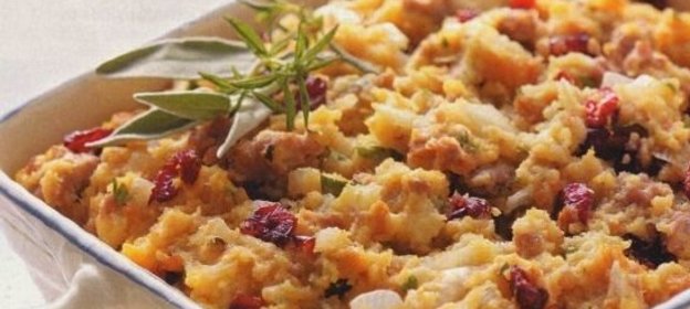 Мясная запеканка с клюквой