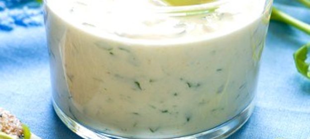 Сливочный соус из феты с мятой