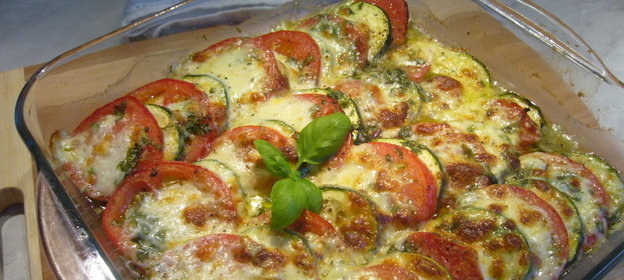 Запеканка с цукини, помидорами и моцареллой а ля Капрезе