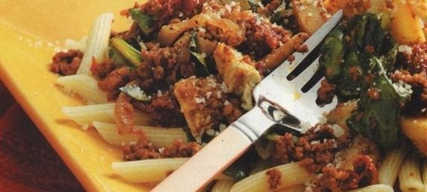 Макароны с мясом и шпинатом