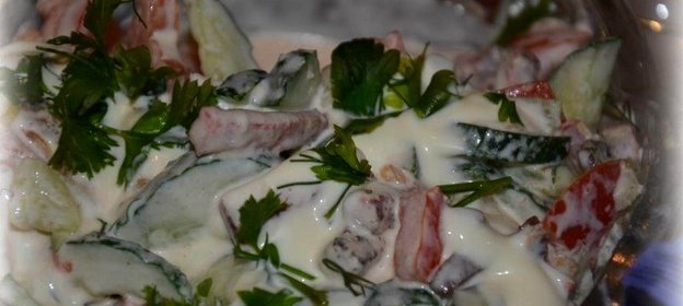 Салат Летний с колбаской жареной