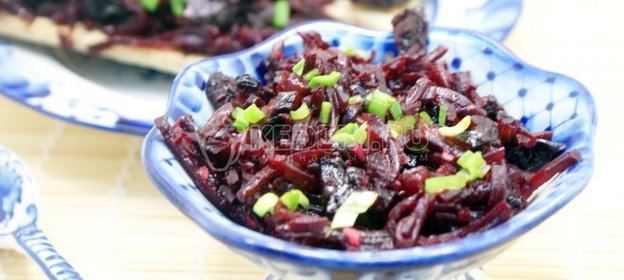 Салат из свёклы с черносливом