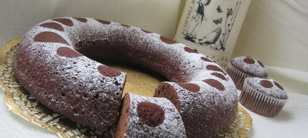 Шоколадный кекс с джемом (Low-Fat Chocolate Cake)