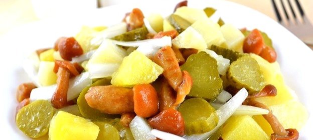 Простой салат с грибами