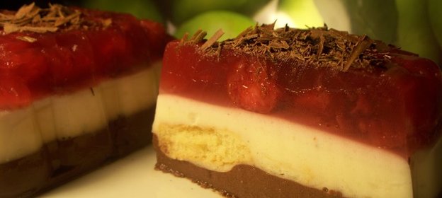 Десерт желатиновый, клубнично шоколадно молочный !!!