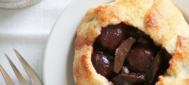 Мини-галеты с черешней и тёмным шоколадом