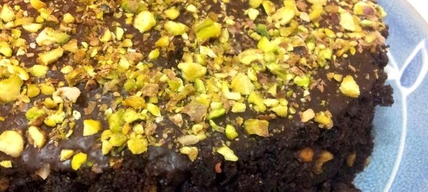 Шоколадный торт с фисташками без яиц