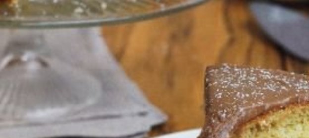 Соус с луком и корнишонами («Пикантный»).