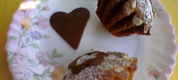 Кексы Трио: шоколад, вишня, миндаль