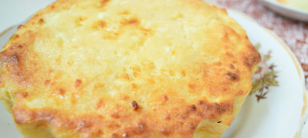 Творожная запеканка c дыней и абрикосами