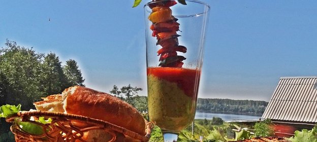 Огуречно-томатный дип для пикника