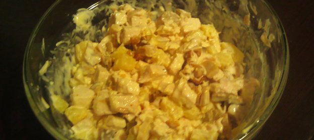 Салат с ананасами