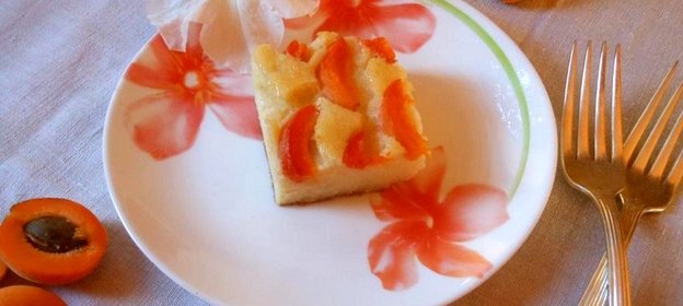 Манная запеканка с абрикосами